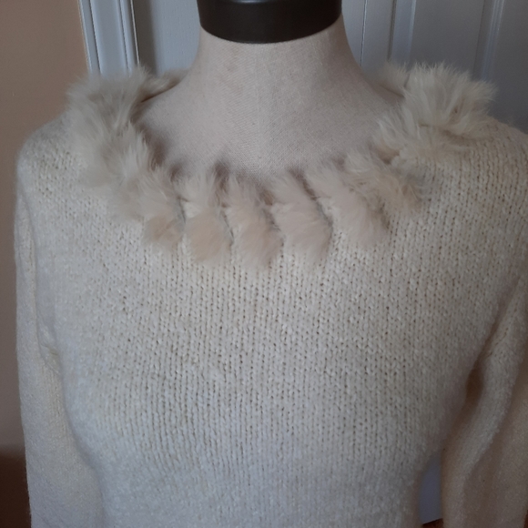Vintage cream sweater with mohair and fur trim - Picture 2 of 8